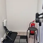Holiday Apartment דירה *