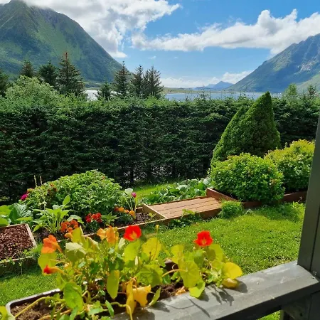 Apartament Holiday Apartment *
